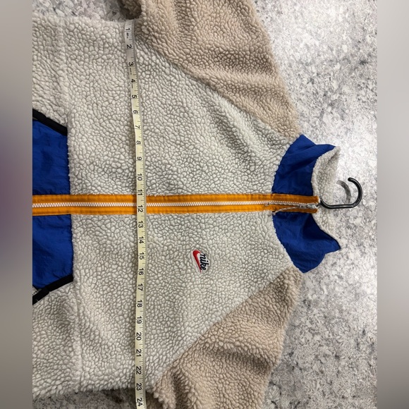 Nike Blue and White Performance Jacket - Picture 4 of 7